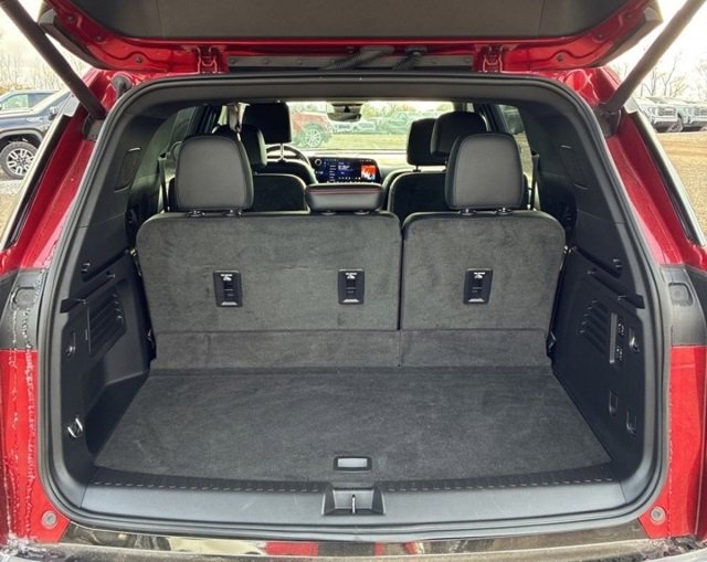 Used 2024 Chevrolet Traverse RS w/ LPO, Floor Liner Package image 7