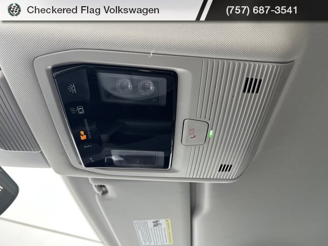 New 2025 Volkswagen Tiguan SE image 48