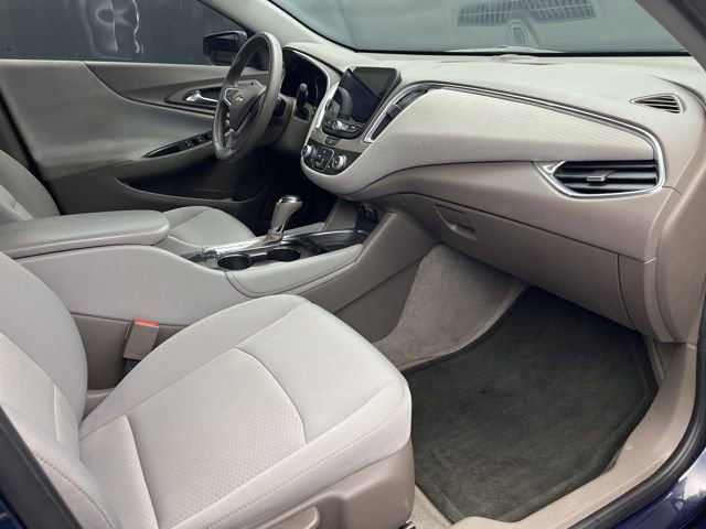 Used 2017 Chevrolet Malibu LT image 12