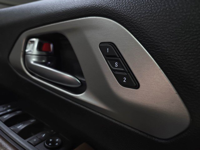 Used 2021 Chrysler Pacifica Limited w/ Uconnect Theater Family Group FWD image 38