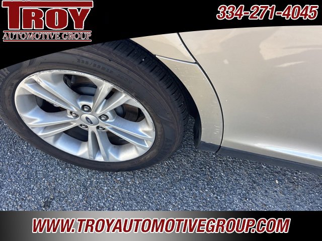 Used 2017 Ford Taurus SE image 18
