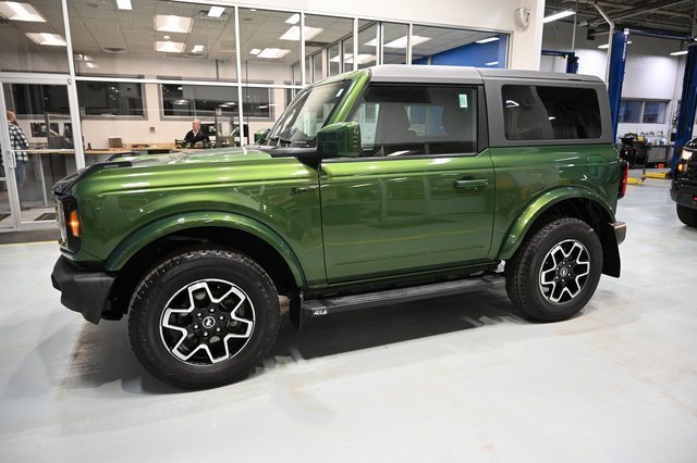 Used 2022 Ford Bronco Outer Banks image 8