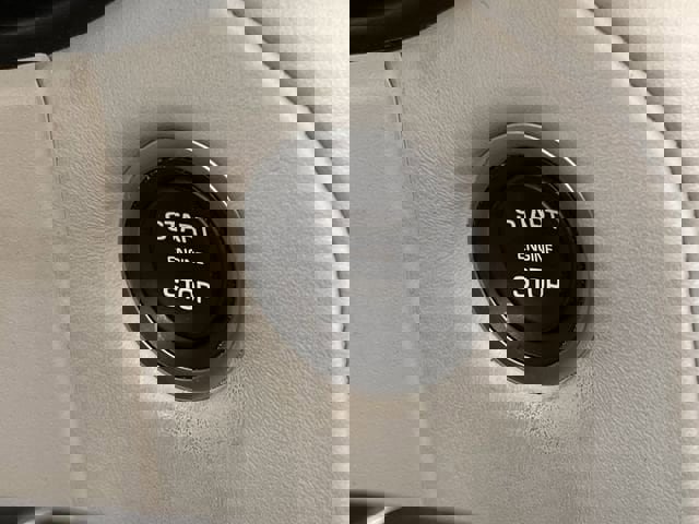 Used 2018 Land Rover Range Rover Velar R-Dynamic HSE image 18