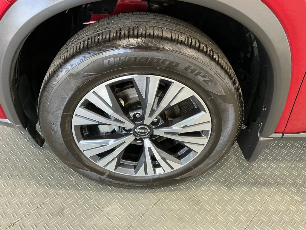 Used 2023 Nissan Rogue SV w/ SV Premium B Package image 40