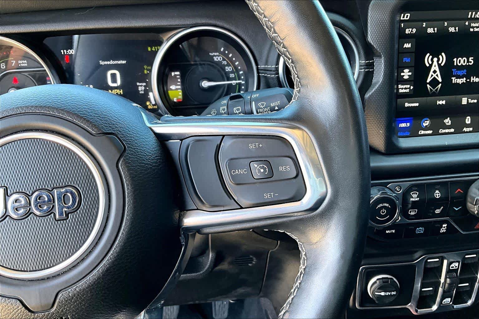Used 2023 Jeep Wrangler Unlimited Sahara w/ Cold Weather Group AWD/4WD image 21