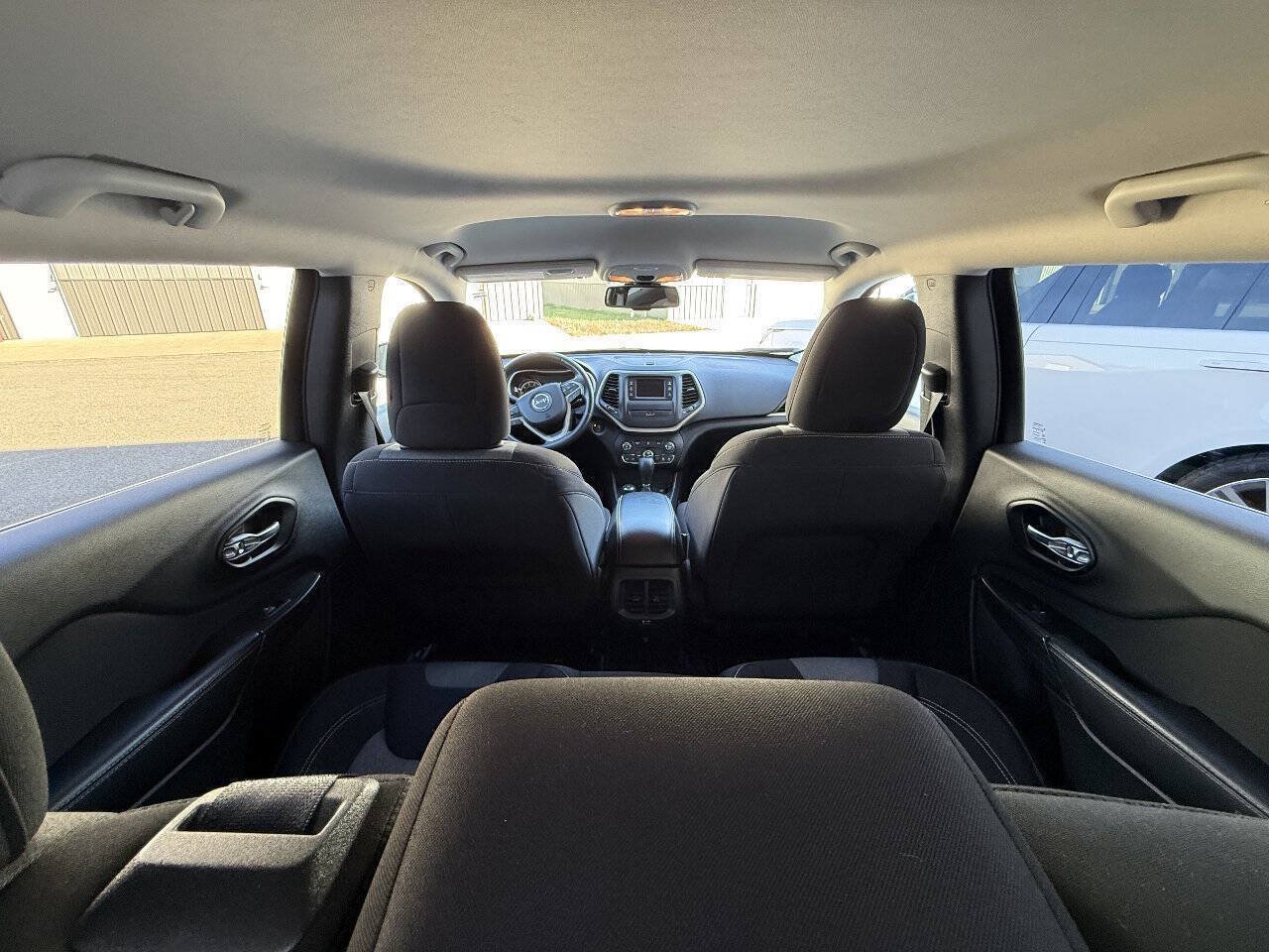 Used 2014 Jeep Cherokee Latitude w/ Comfort/Convenience Group AWD/4WD image 8