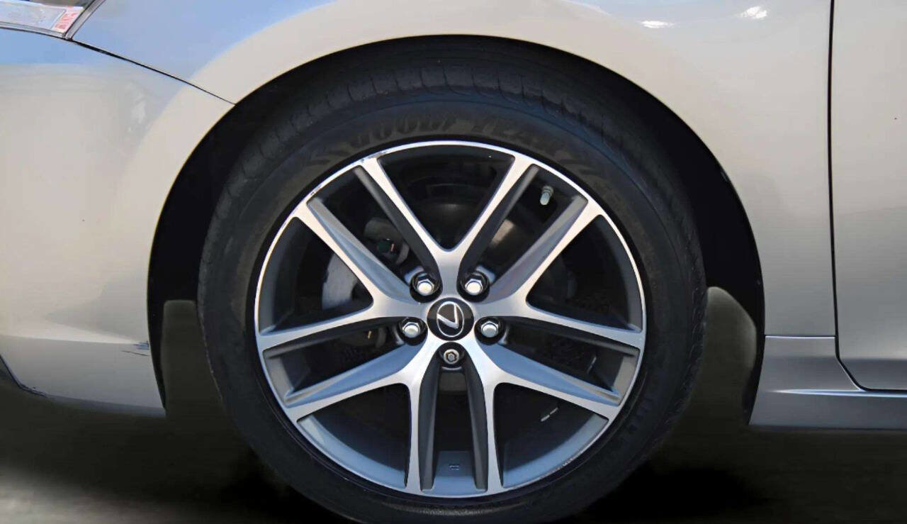 Used 2017 Lexus CT 200h image 9