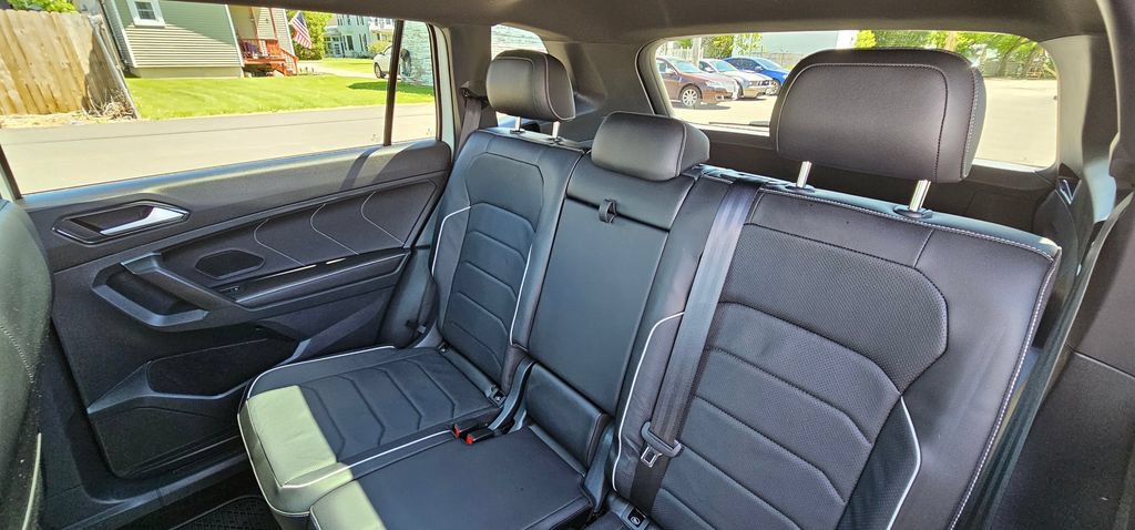 Used 2024 Volkswagen Tiguan SEL R-Line AWD/4WD image 18
