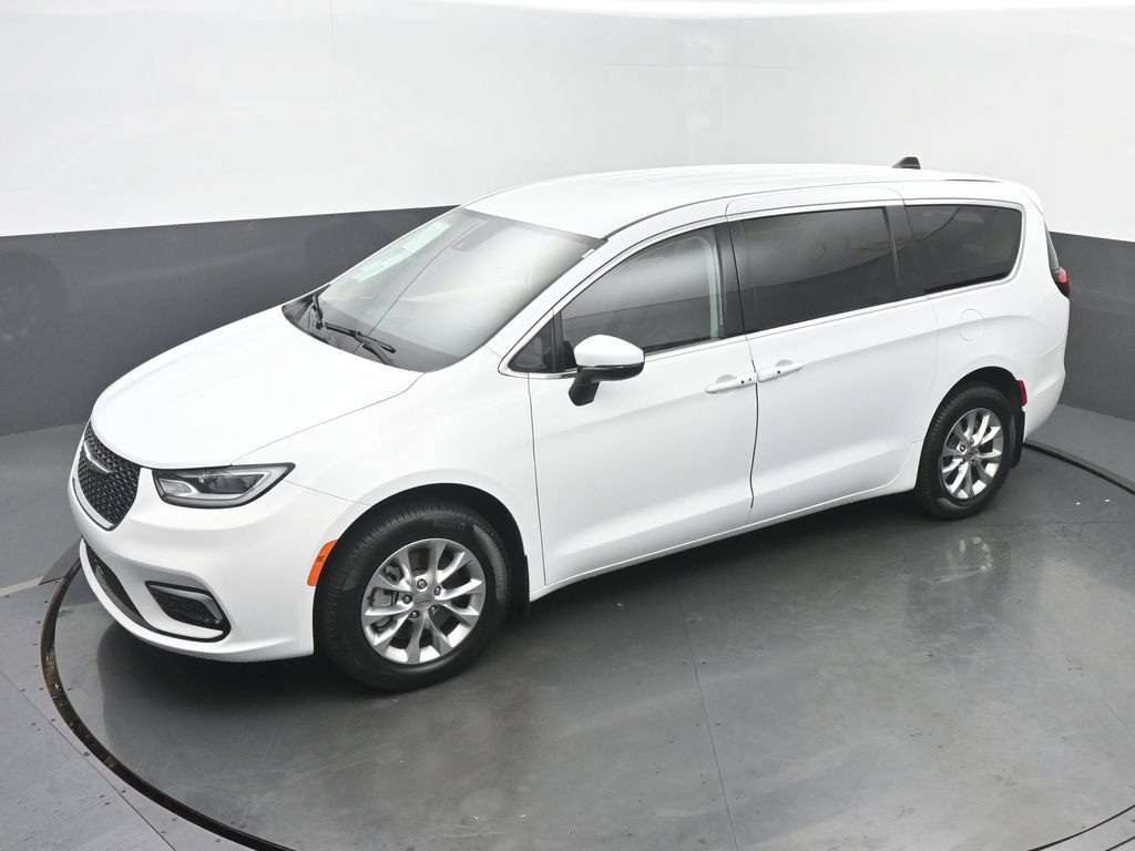 Used 2023 Chrysler Pacifica Touring-L AWD/4WD image 48