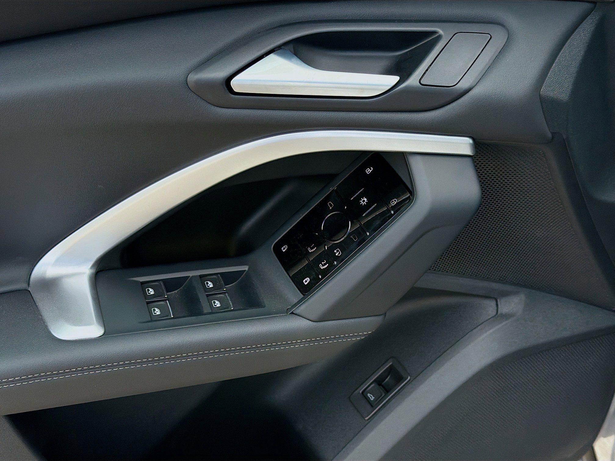 New 2025 Audi Q5 Premium image 23