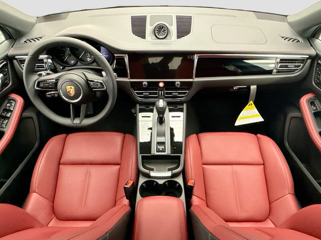 Used 2026 Porsche Macan AWD/4WD image 16