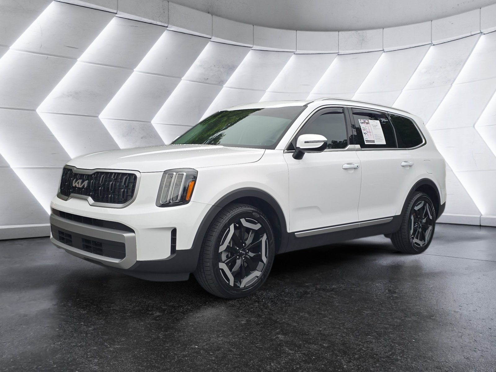 Used 2023 Kia Telluride EX FWD image 1