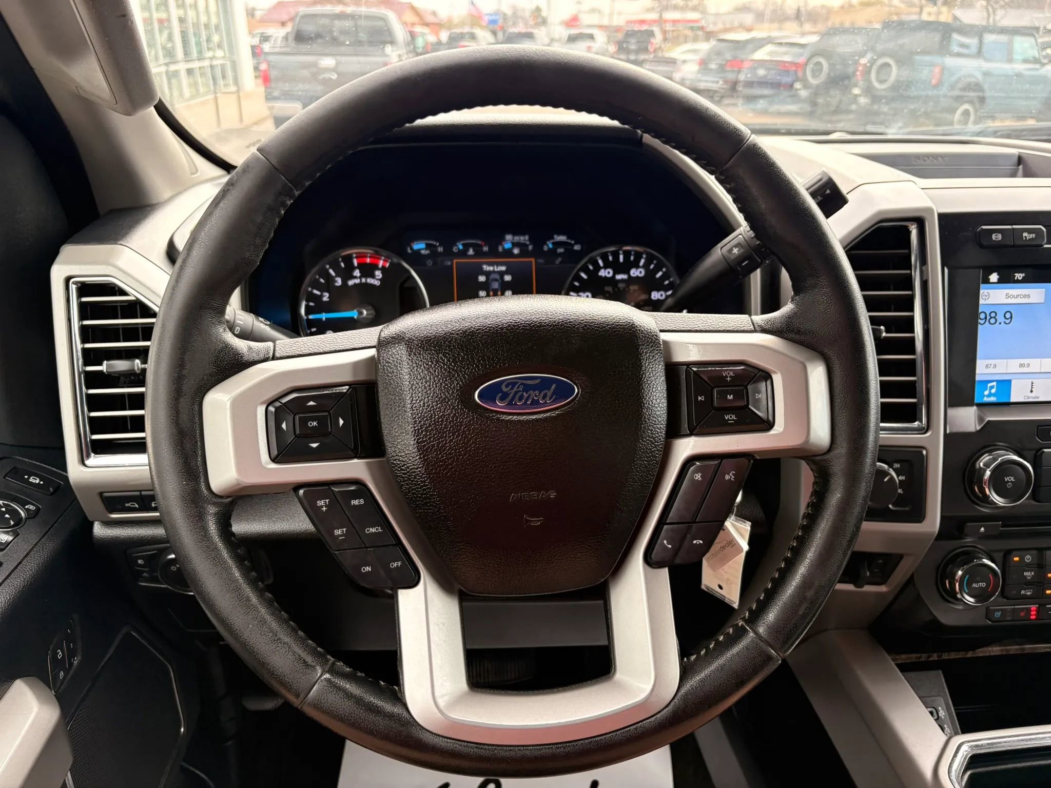 Used 2017 Ford F250 Lariat w/ Chrome Package image 18