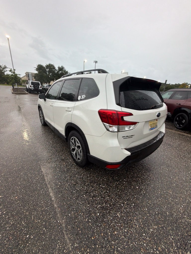 Used 2020 Subaru Forester Premium AWD/4WD image 12