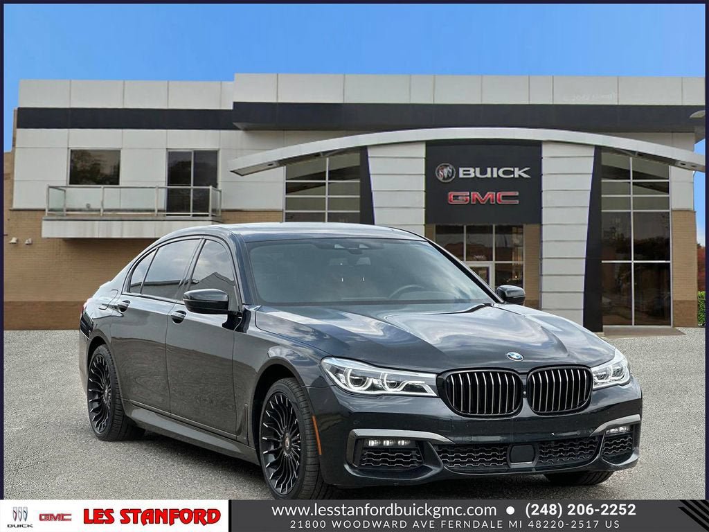 Used 2019 BMW 750i xDrive w/ M Sport Package AWD/4WD image 8
