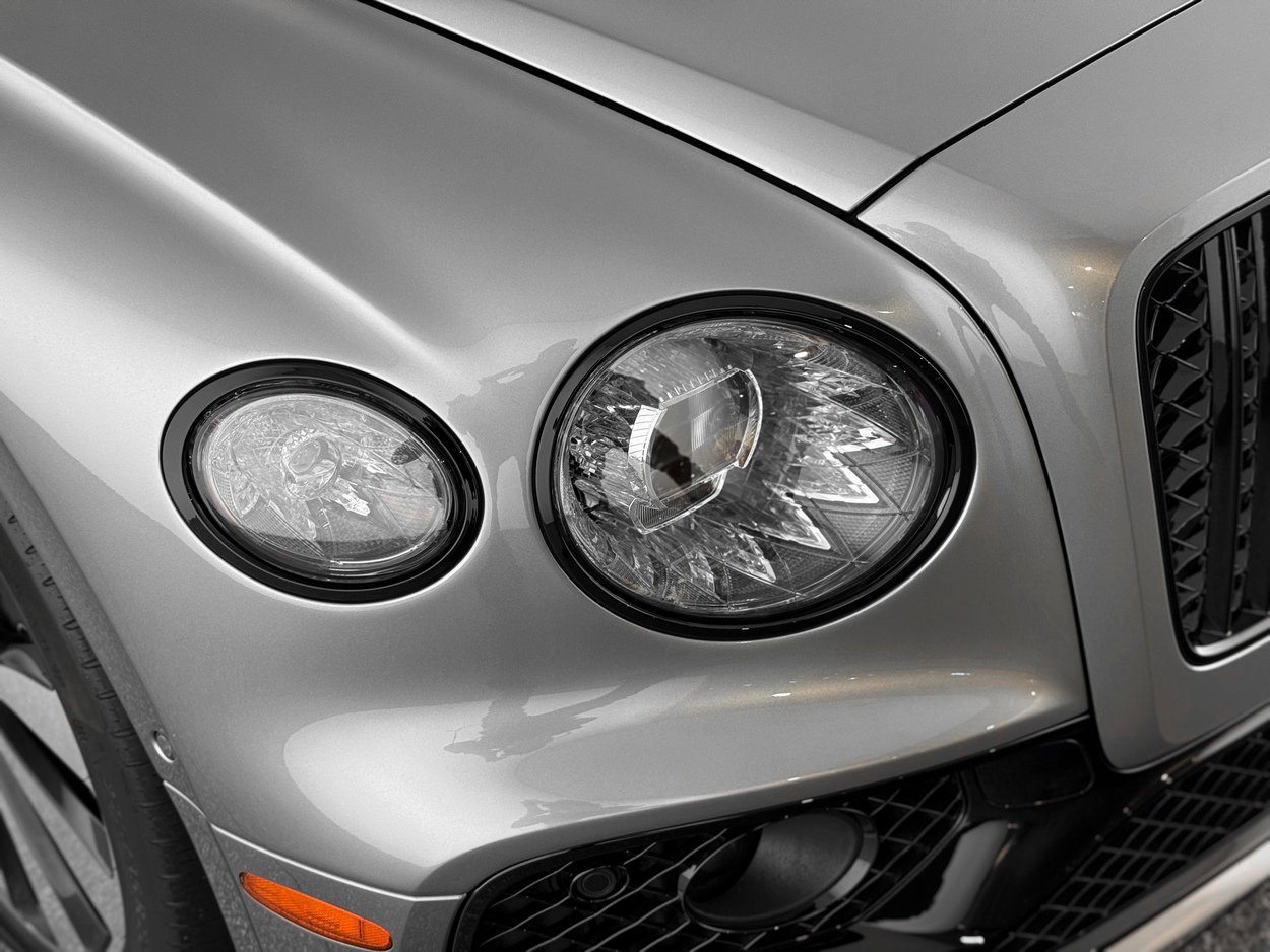 Used 2023 Bentley Flying Spur Azure image 40