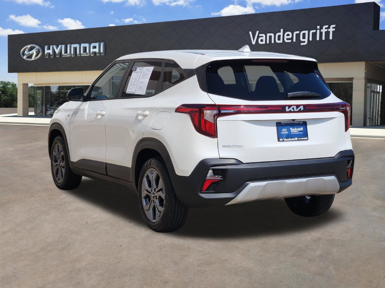 Used 2026 Kia Seltos LX FWD image 3