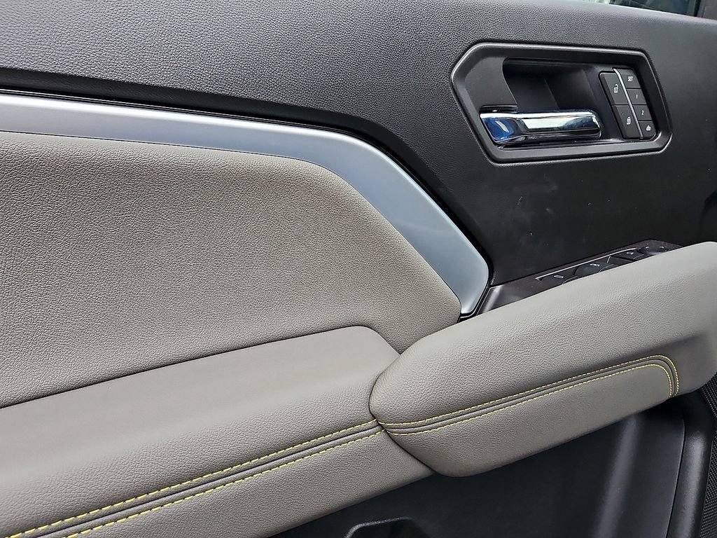 Used 2026 Chevrolet Colorado ZR2 image 13