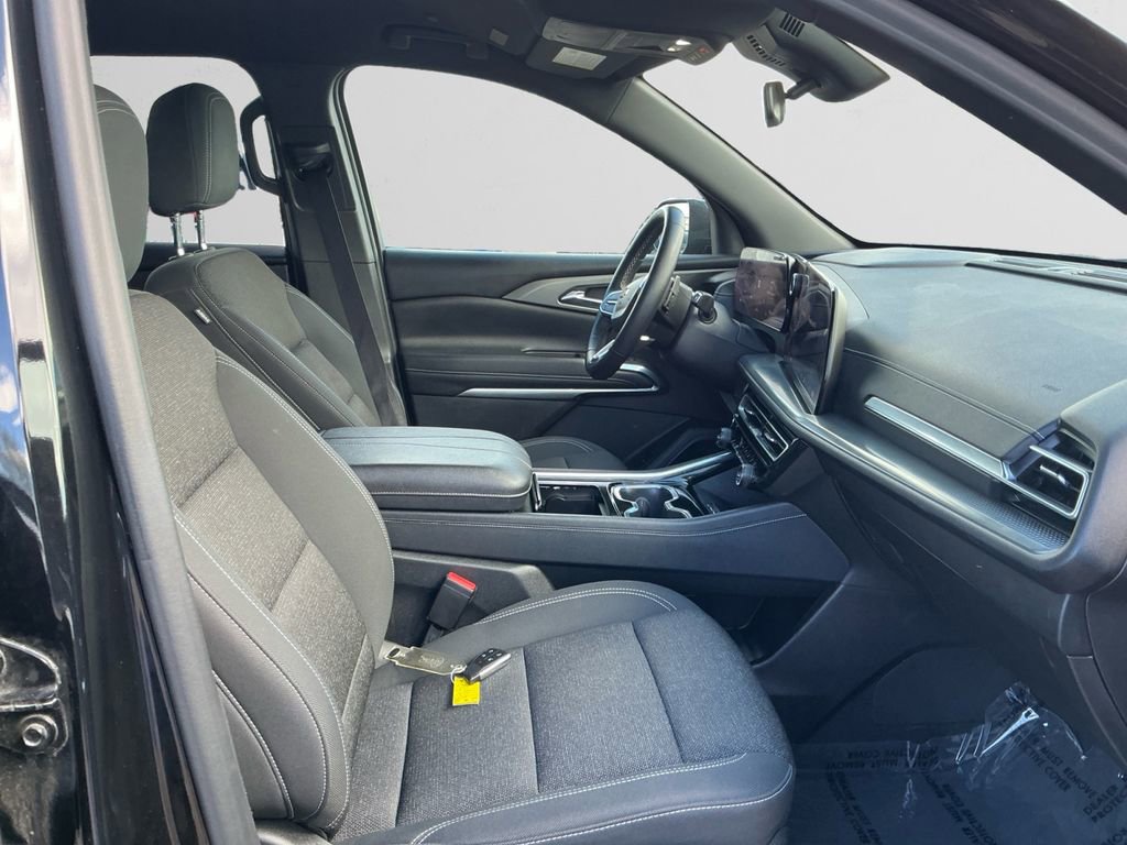 Used 2024 Chevrolet Traverse LT image 15