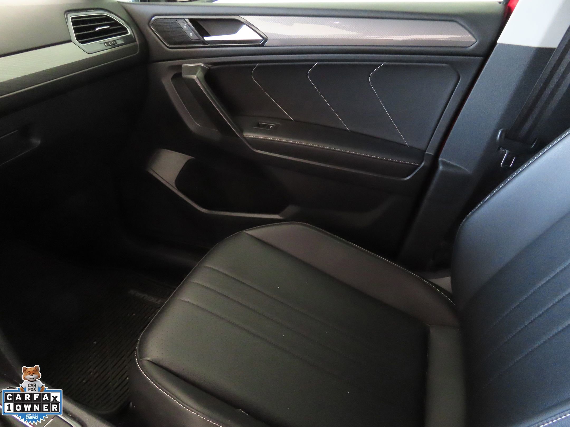 Used 2022 Volkswagen Tiguan SE FWD image 19