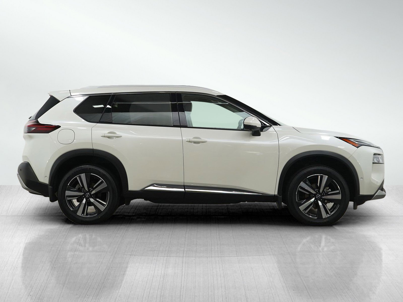 Used 2023 Nissan Rogue Platinum w/ Platinum Premium Package AWD/4WD image 6