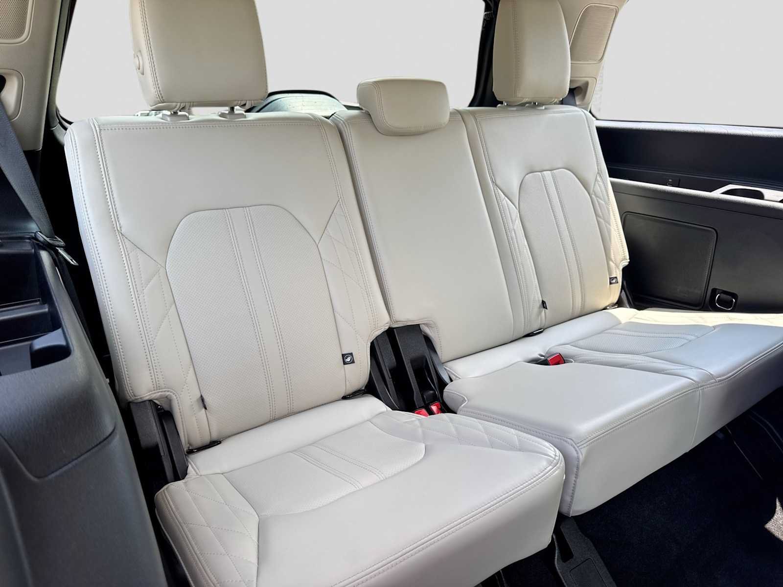 Used 2019 Ford Expedition Platinum AWD/4WD image 22