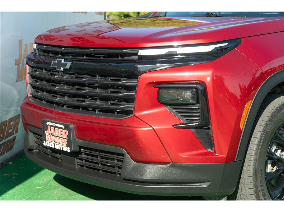 Used 2024 Chevrolet Traverse LT w/ Midnight/Sport Edition FWD image 9