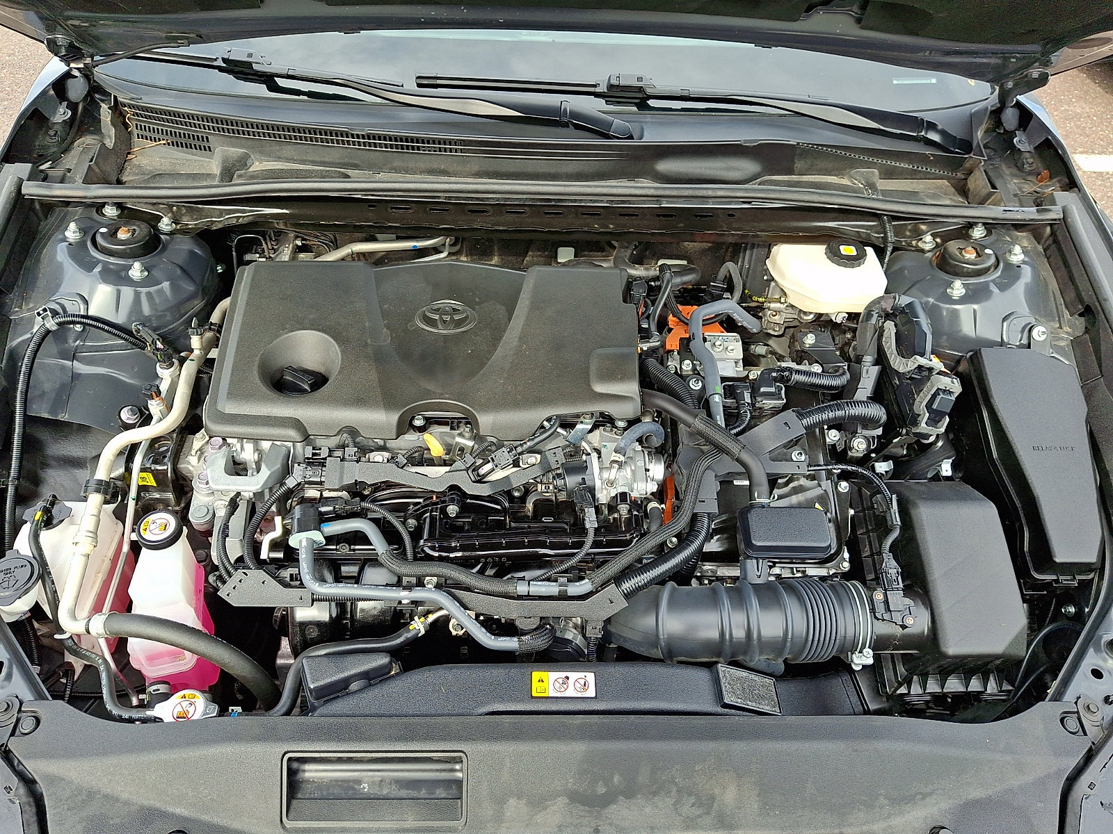 Used 2025 Toyota Camry LE FWD image 28