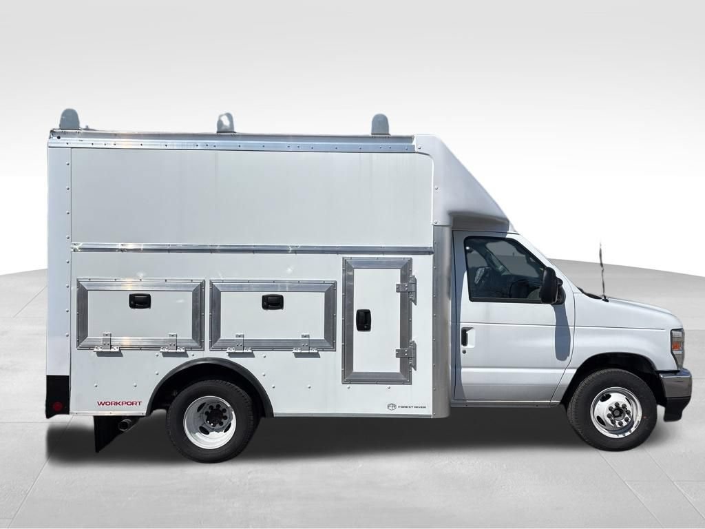 New 2026 Ford E-350 and Econoline 350 Super Duty w/ Power Equipment Group RWD video 2
