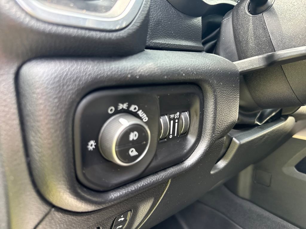 Used 2022 RAM 1500 Laramie AWD/4WD image 15