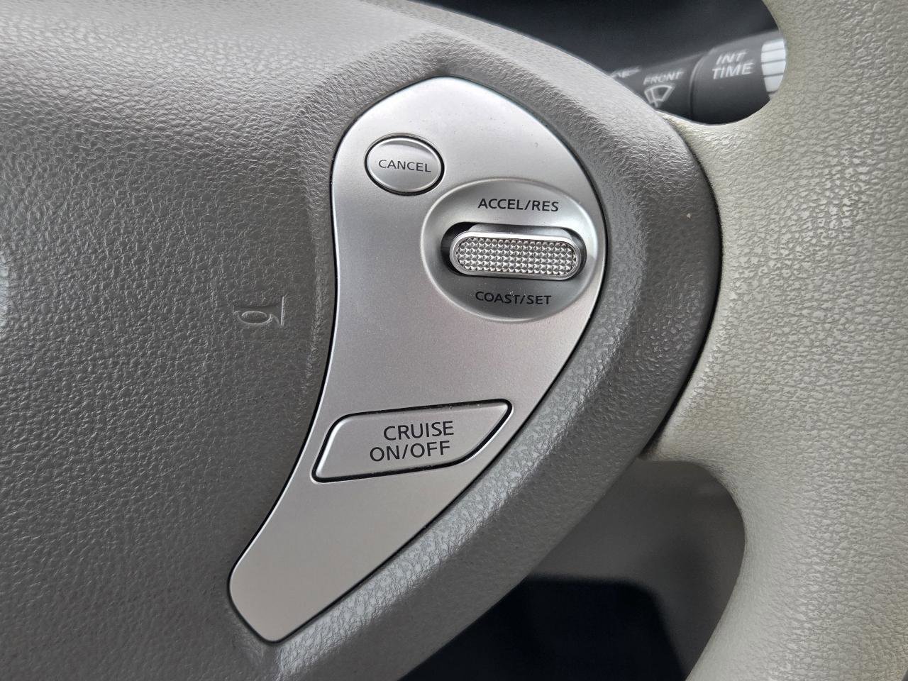 Used 2011 Nissan Leaf SL FWD image 20