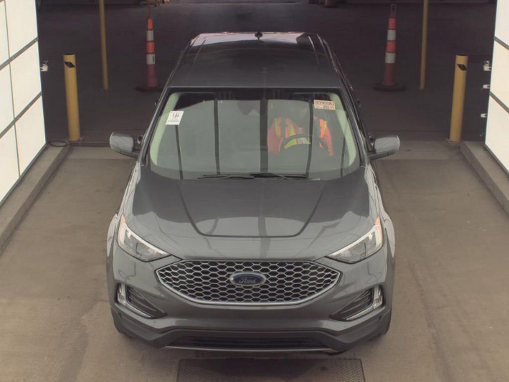 Used 2023 Ford Edge SEL w/ Convenience Package AWD/4WD image 3