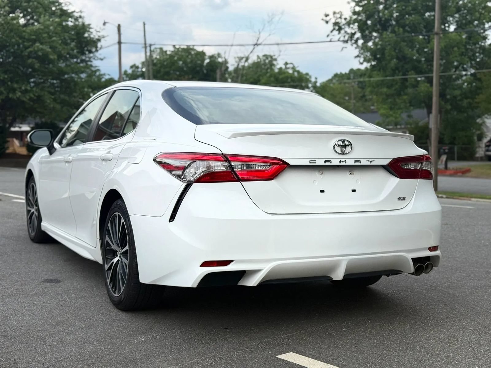 Used 2018 Toyota Camry SE FWD image 4