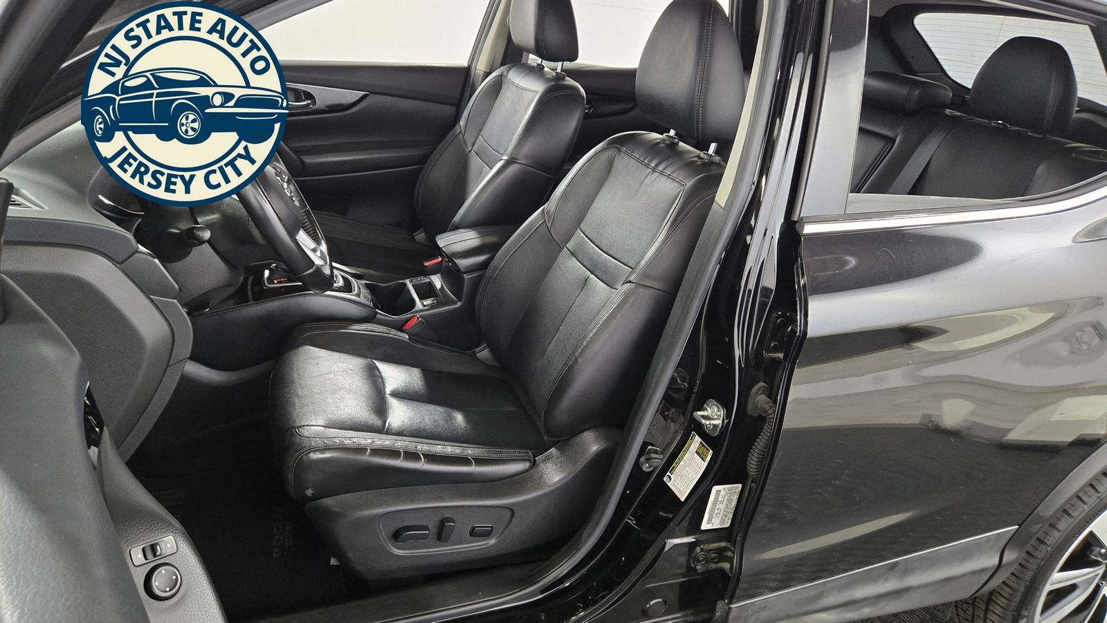 Used 2018 Nissan Rogue Sport SL AWD/4WD image 24
