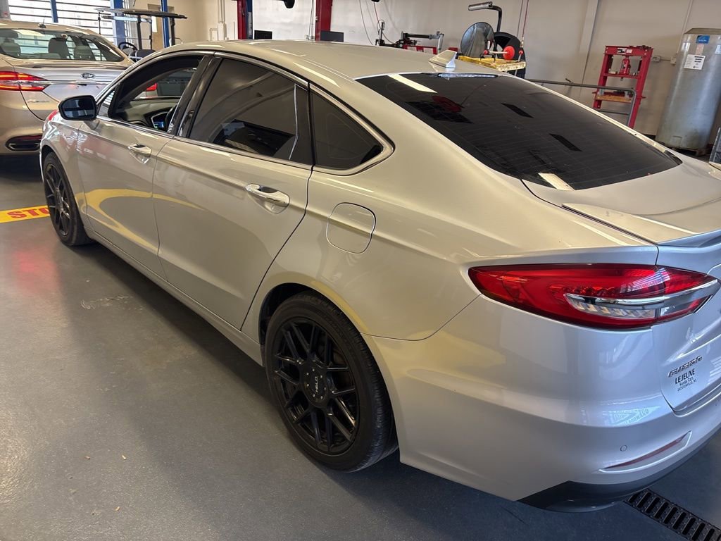 Used 2019 Ford Fusion Titanium image 8