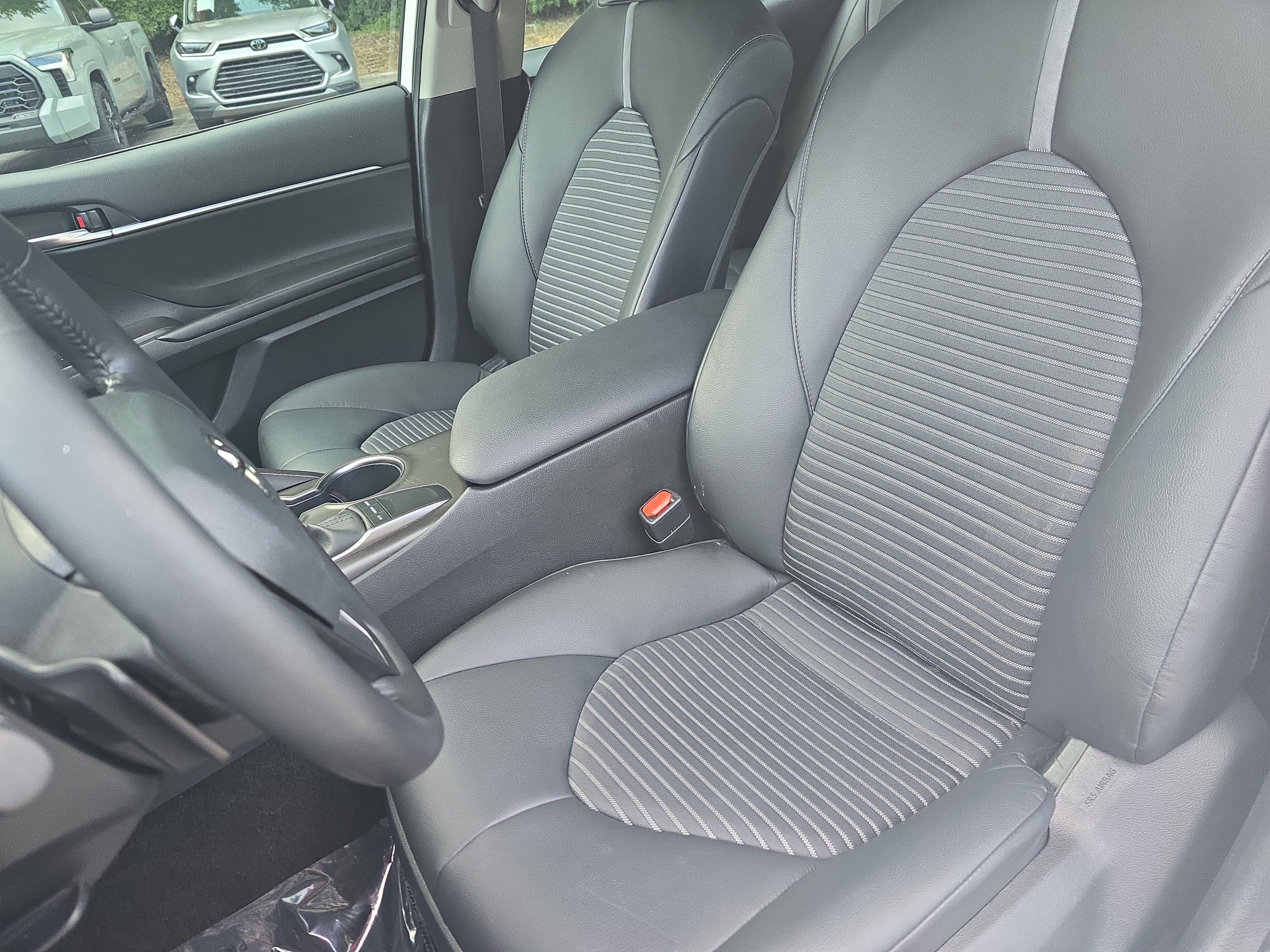 Used 2023 Toyota Camry SE FWD image 15