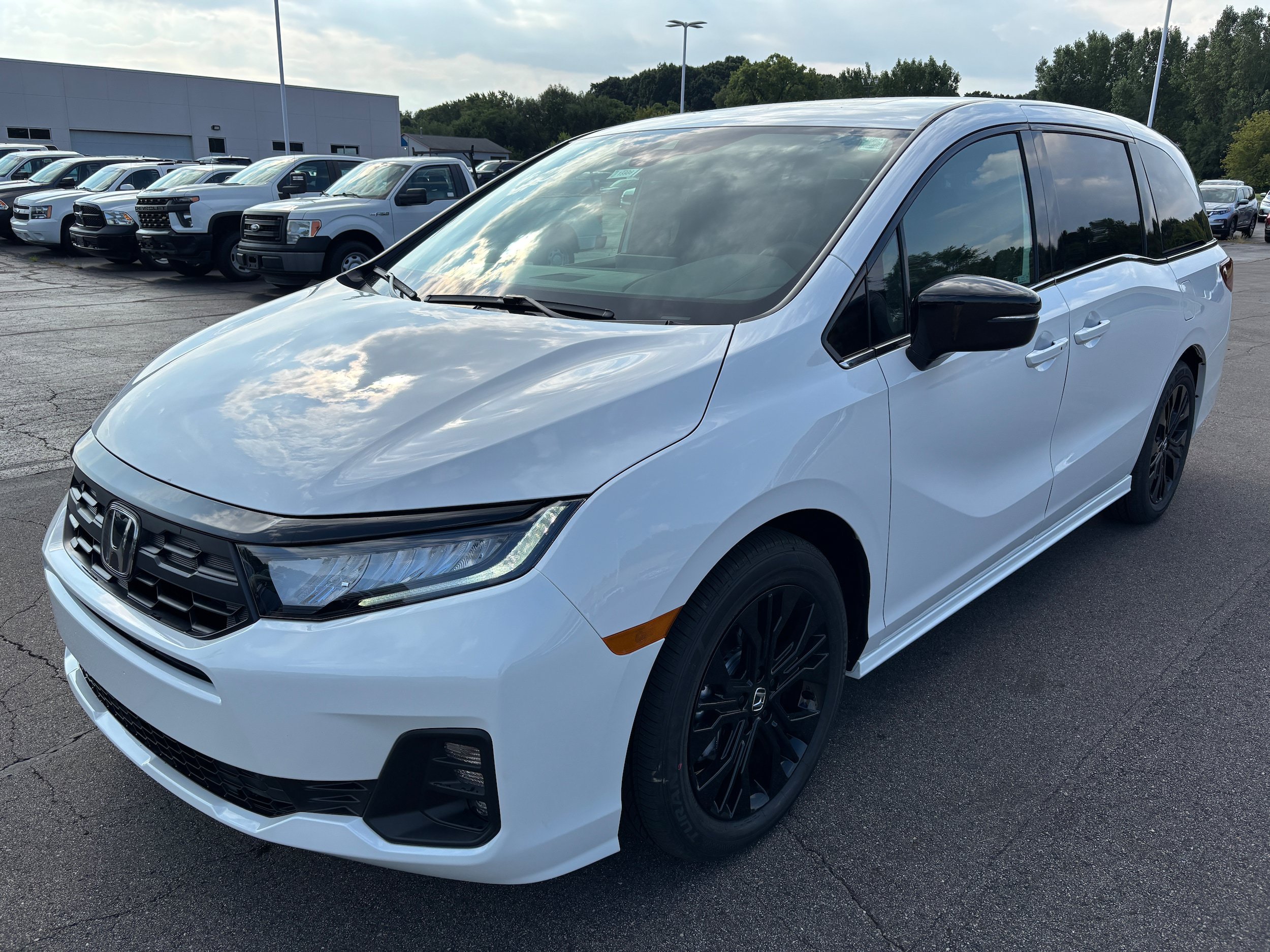 New 2026 Honda Odyssey Sport-L image 2