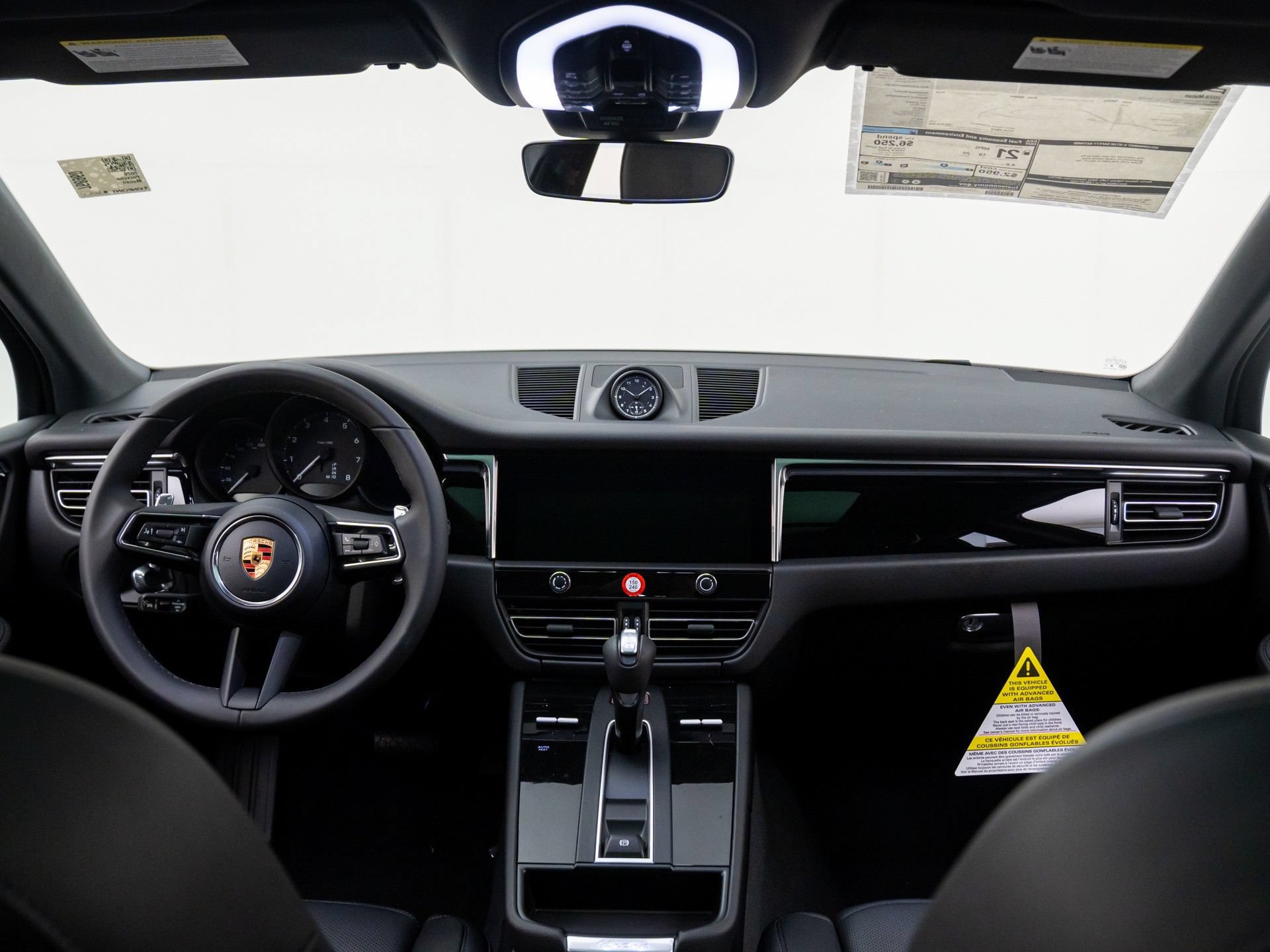 Certified 2026 Porsche Macan AWD/4WD image 11