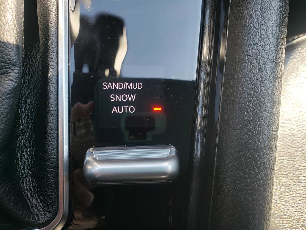 Used 2024 Jeep Compass Latitude image 17