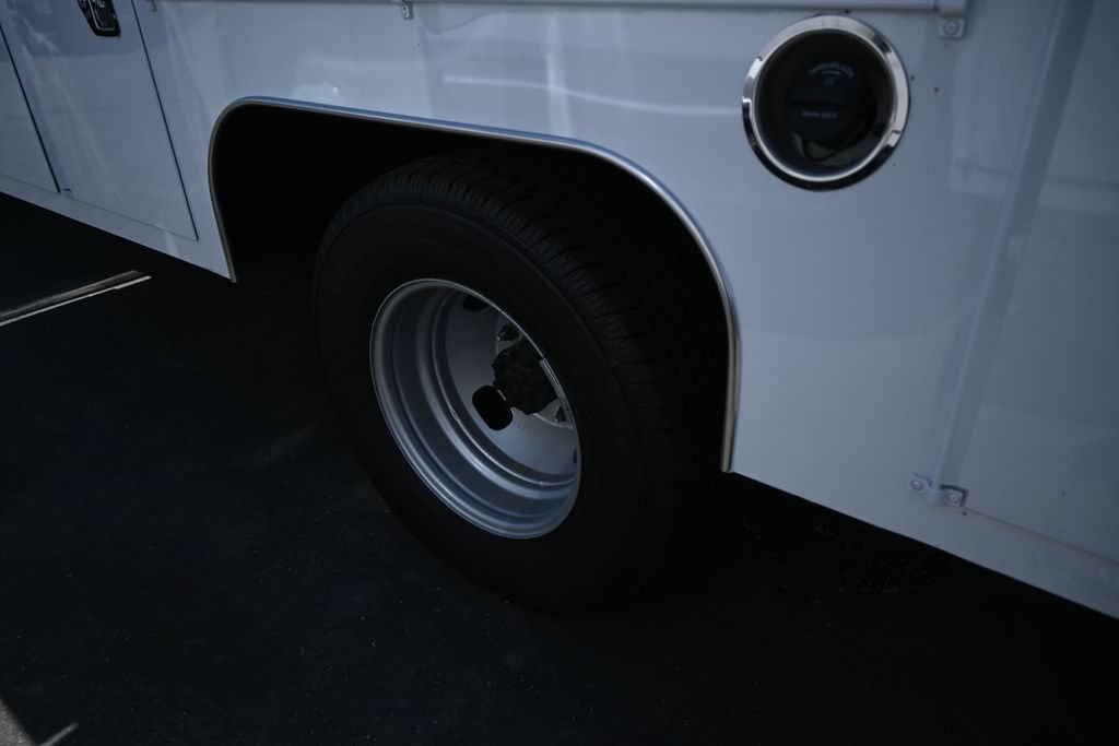New 2026 Ford F350 XL w/ XL Chrome Package RWD image 4