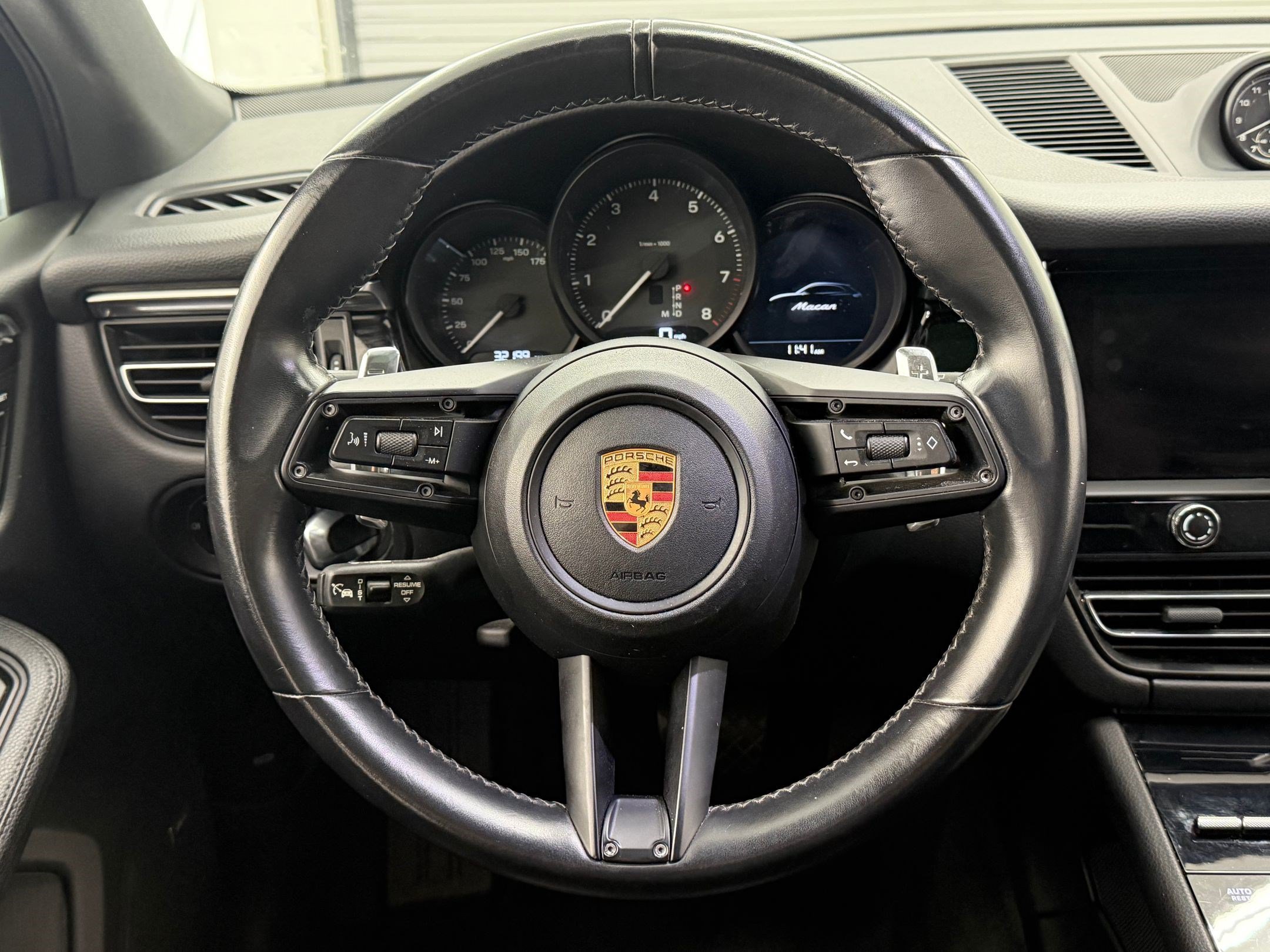 Used 2024 Porsche Macan AWD/4WD image 11