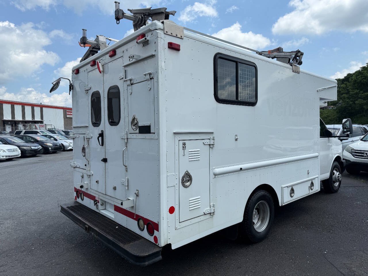 Used 2009 Chevrolet Express 3500 RWD image 5