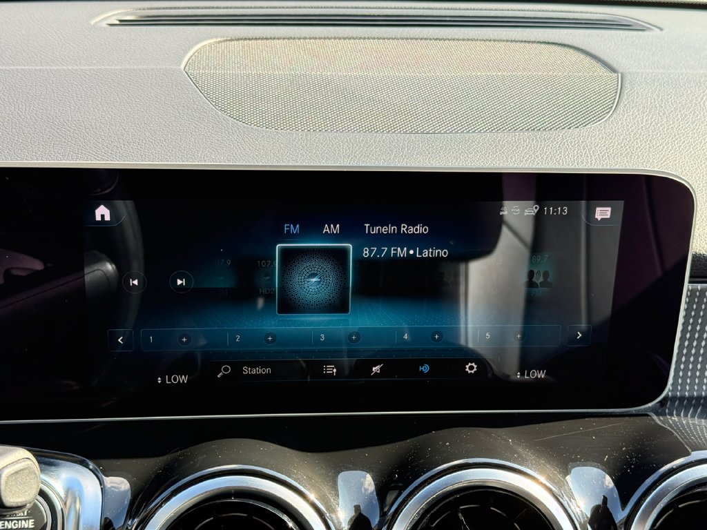 Used 2020 Mercedes-Benz GLB 250 4MATIC image 14