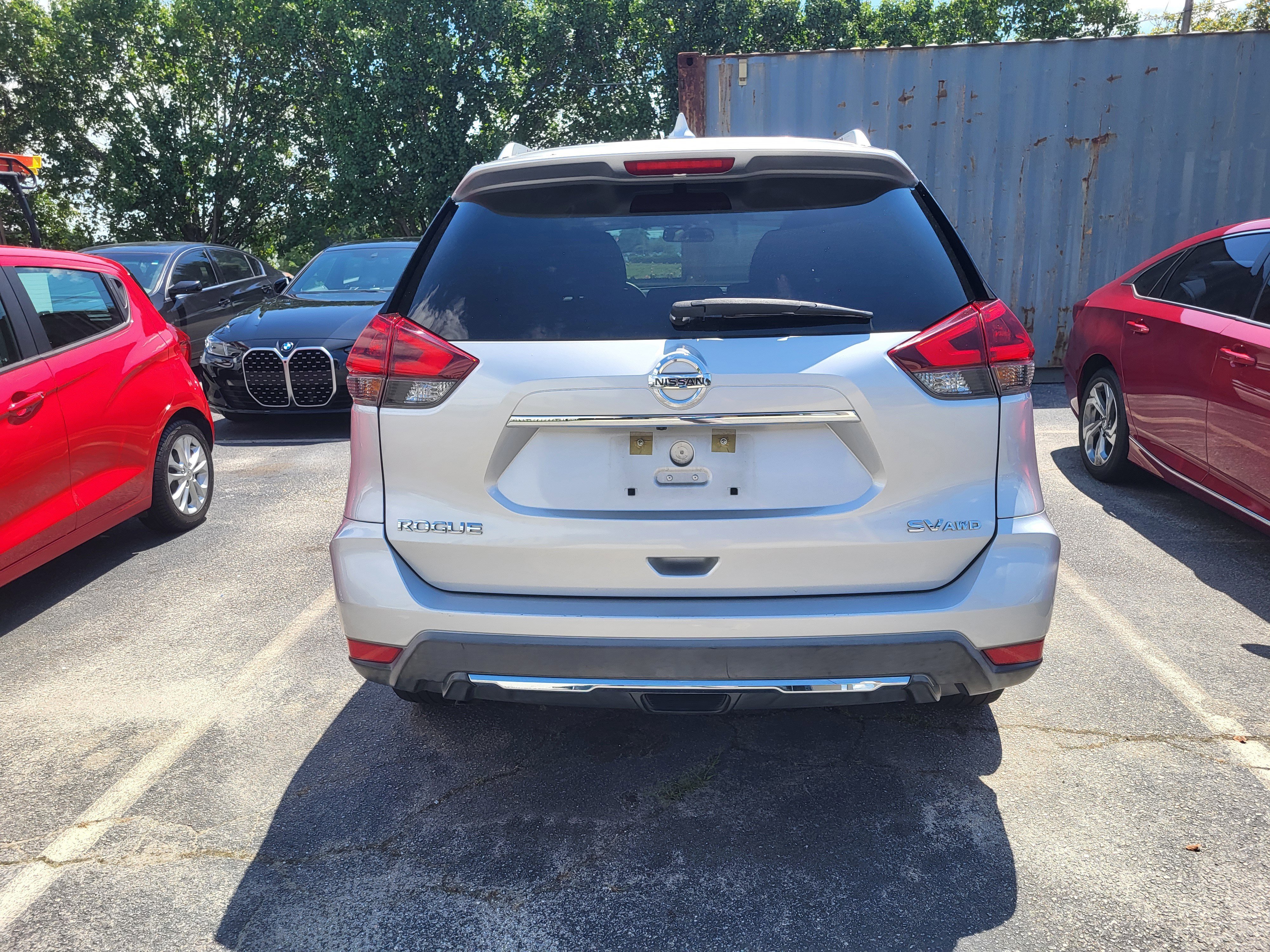 Used 2018 Nissan Rogue SV AWD/4WD image 5
