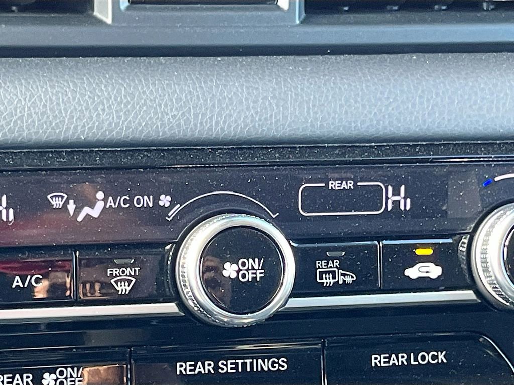 Used 2025 Honda Pilot Touring image 16