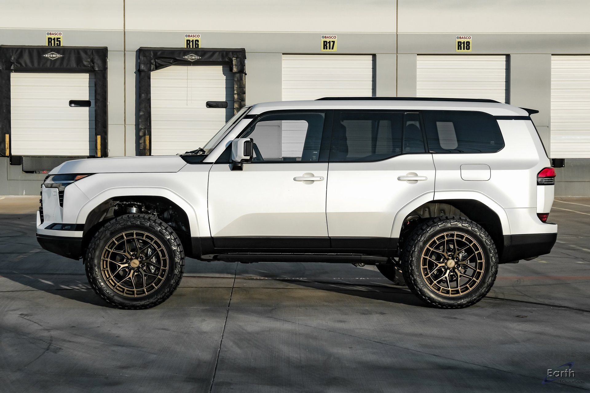 Used 2025 Lexus GX 550 550 Luxury+ HUD Vossen Wheels w/ Accessory Package (2T) image 7