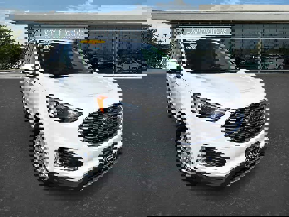 Used 2022 Ford Edge SEL w/ Convenience Package image 2