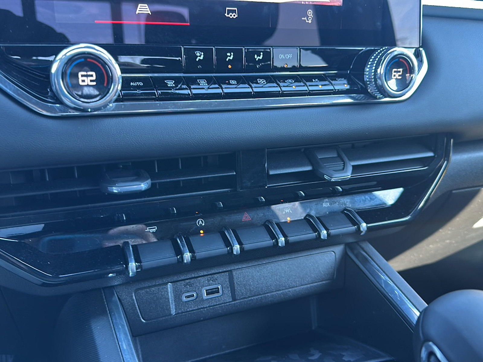 New 2026 GMC Canyon Elevation w/ Convenience Package image 24