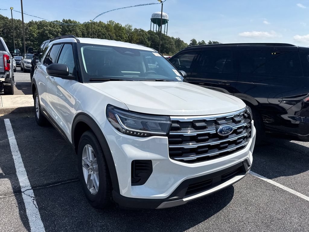 Used 2026 Ford Explorer Active RWD image 3