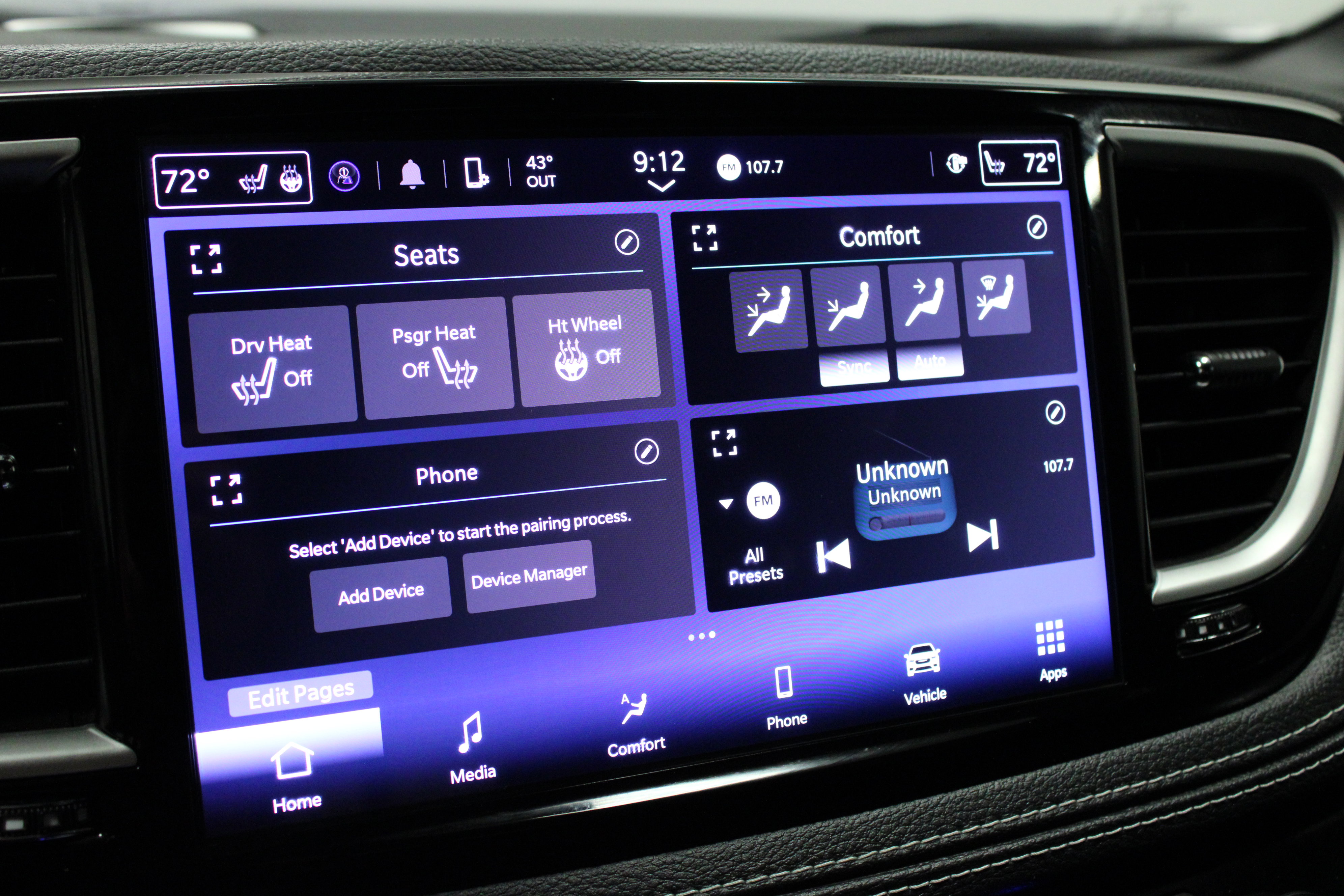 Used 2025 Chrysler Pacifica Select image 26